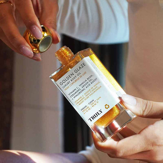 Truly Beauty Golden Glaze Luxury Body Oil Lifestyle Image