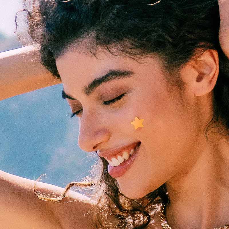 Truly Beauty Stars Scars Blemish Patches Model Image
