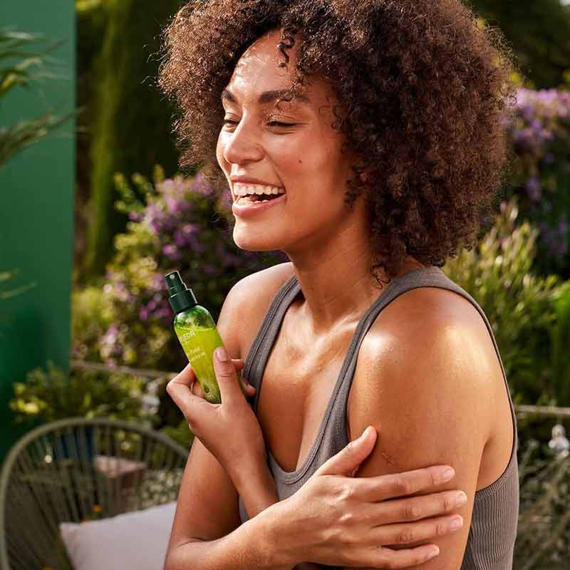 Weleda Skin Food Ultra Light Dry Oil | lightweight | effective hydration | pansy | organic calendula | organic rosemary | organic chamomile | deeply nourishes | soft | supple