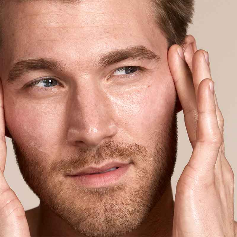 Zelens Hyaluron Intense Hydro-Plumping Serum model image