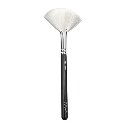 ZOEVA 129 Vegan Fan Brush | fan brush | makeup brush | zoeva brush | highlighter brush | vegan brush | vegan