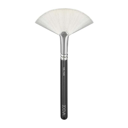 ZOEVA 129 Vegan Fan Brush | highlighter brush | makeup brush | zoeva brush | fan brush | zoeva brush | vegan brush 