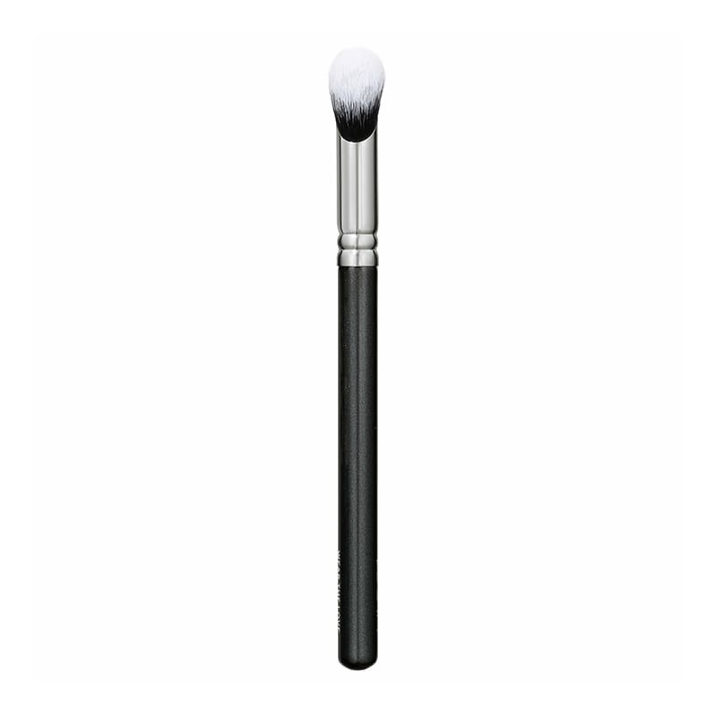  ZOEVA 146 Concealer Touch & Blend Brush | synthetic hair | replicates | natural hair | standout feature | 40-degree laser-cut ferrule | maximum control | application | design | 