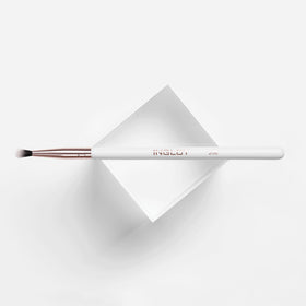 products/Inglot_Feather_Luxe_detailer_blending_brush_208_stylised.jpg