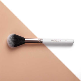 products/Inglot_Feather_Luxe_soft_focus_complexion_brush_202_stylised.jpg
