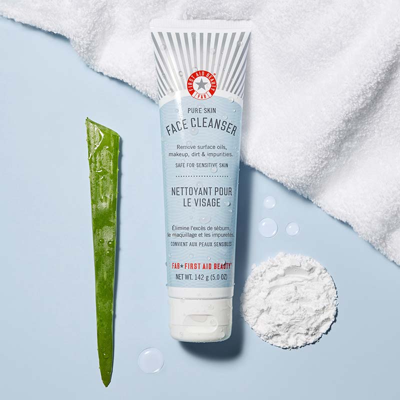 First Aid Beauty Pure Skin Face Cleanser | First aid beauty | skincare products | face wash | face cleanser | first aid beauty facial cleanser | facial cleanser | first aid beauty