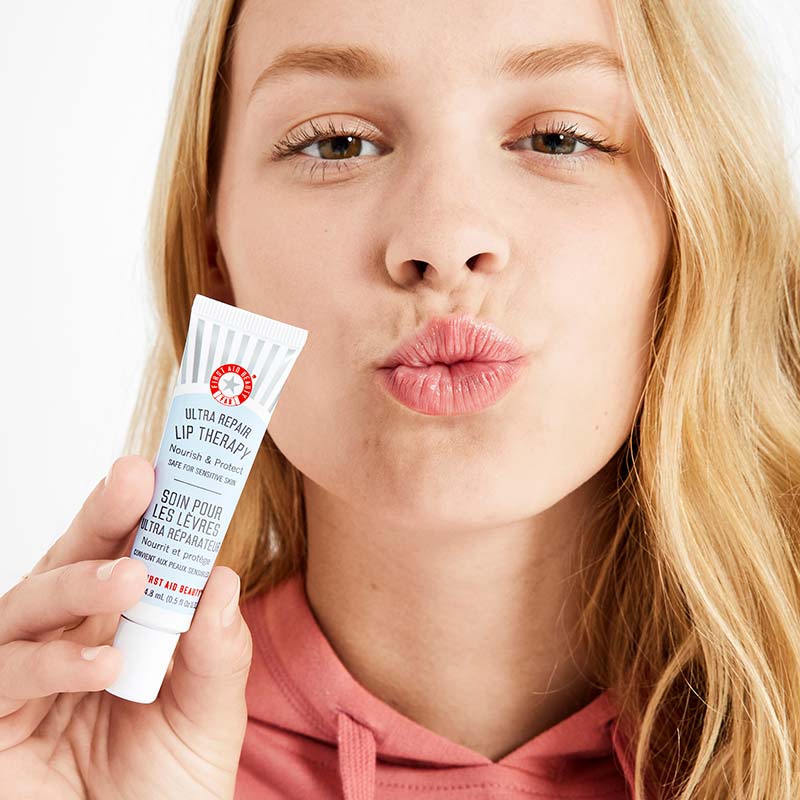First Aid Beauty Ultra Repair Lip Therapy | First aid beauty | skincare | Lip therapy | lip balm | chap stick | best lip care | hydrating lip balm | best lip balm